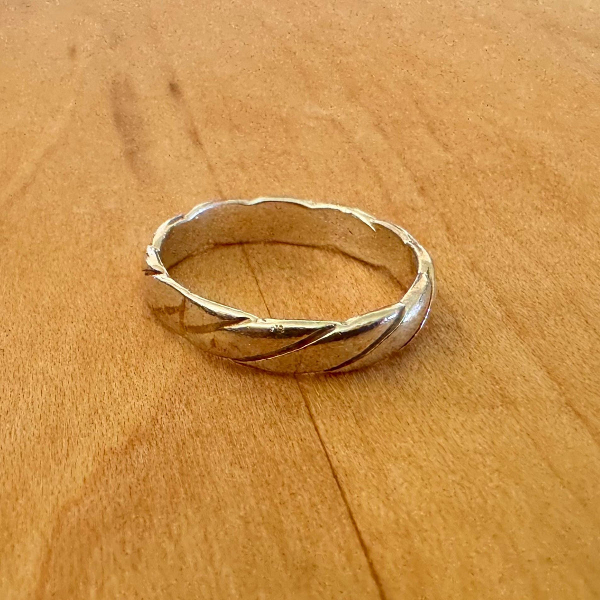 Sz 7 Twisted Band Ring - Sterling Silver