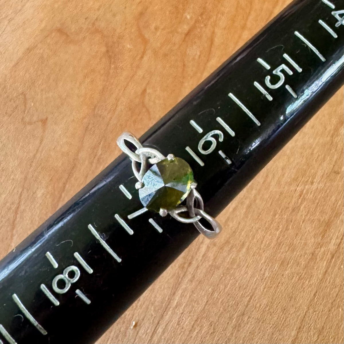 Moss Green Stone Celtic Knot Ring - Sterling Silver