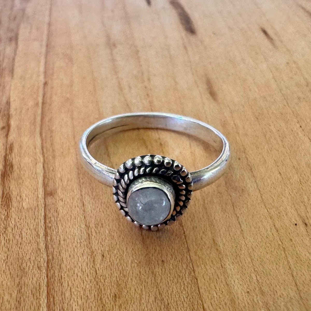Sz 9 Moonstone Ring - Sterling Silver
