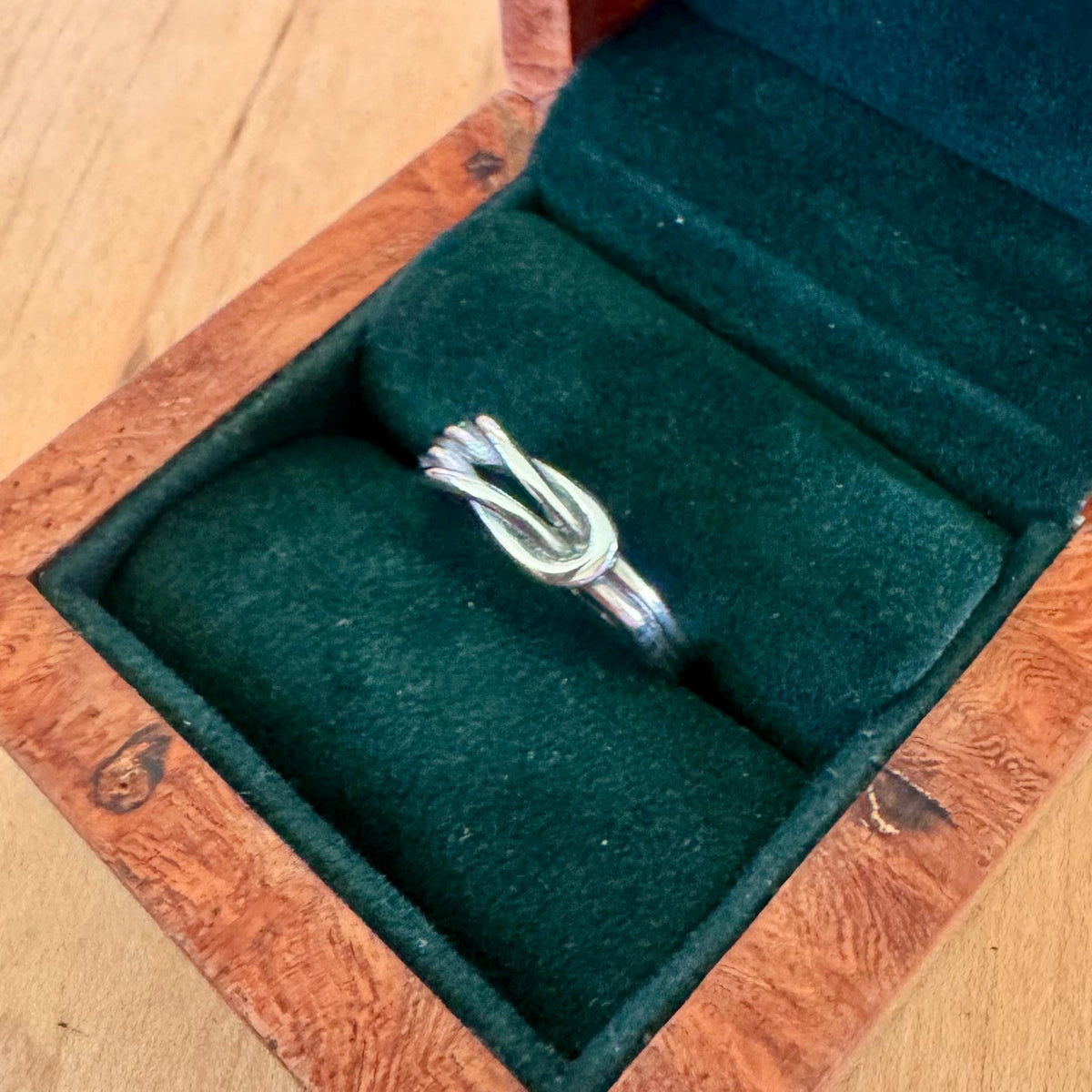 Sz 10 Double Knot Band Ring - Sterling Silver