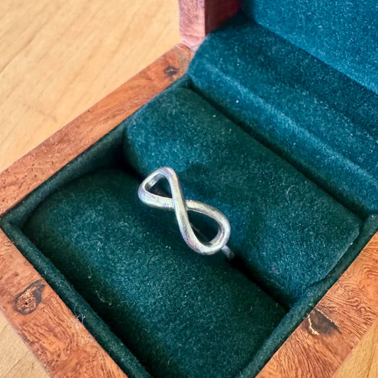 Sz 8 Infinity Ring - Sterling Silver