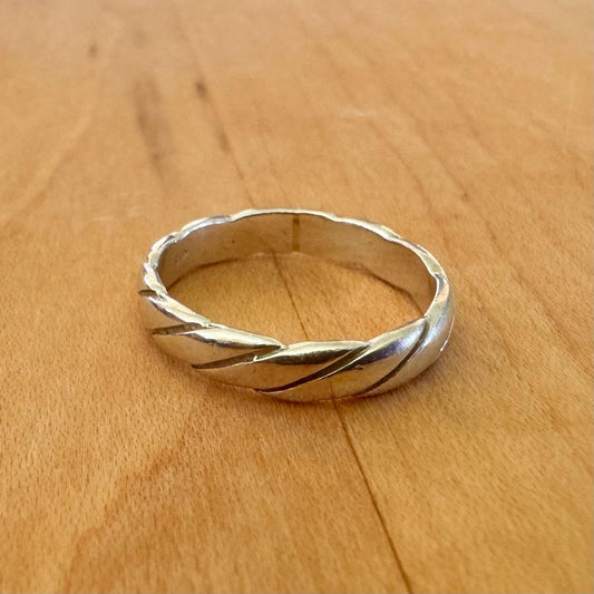 Sz 7 Twisted Band Ring - Sterling Silver