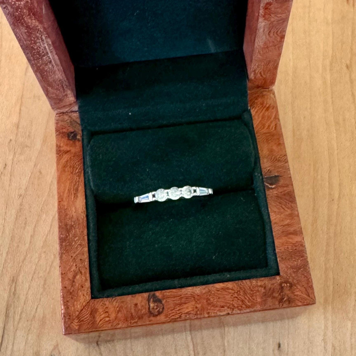 Sz 9.5 Zirconia Stone Band Ring - Sterling Silver