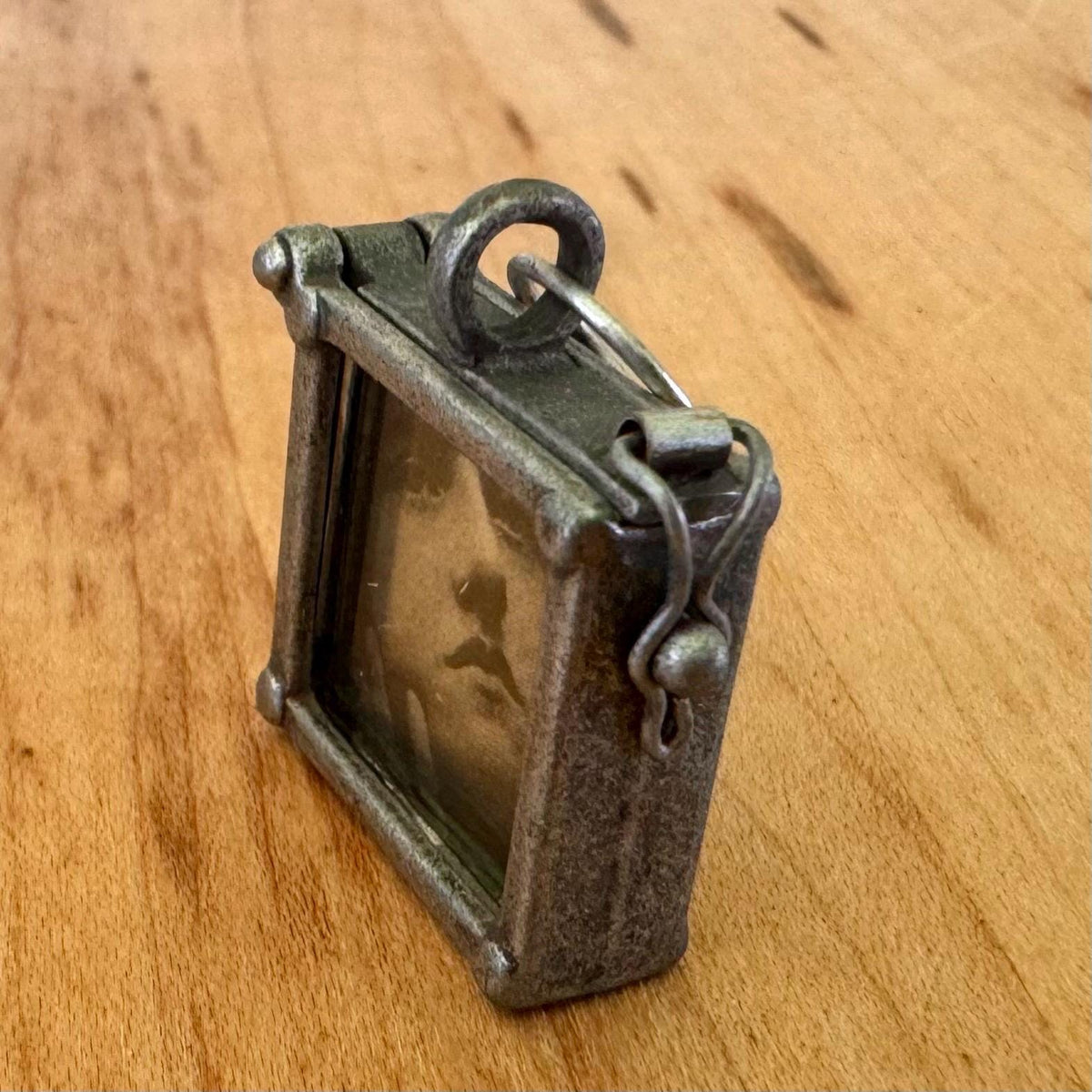 Vintage Open Frame Latch Locket - Vintage