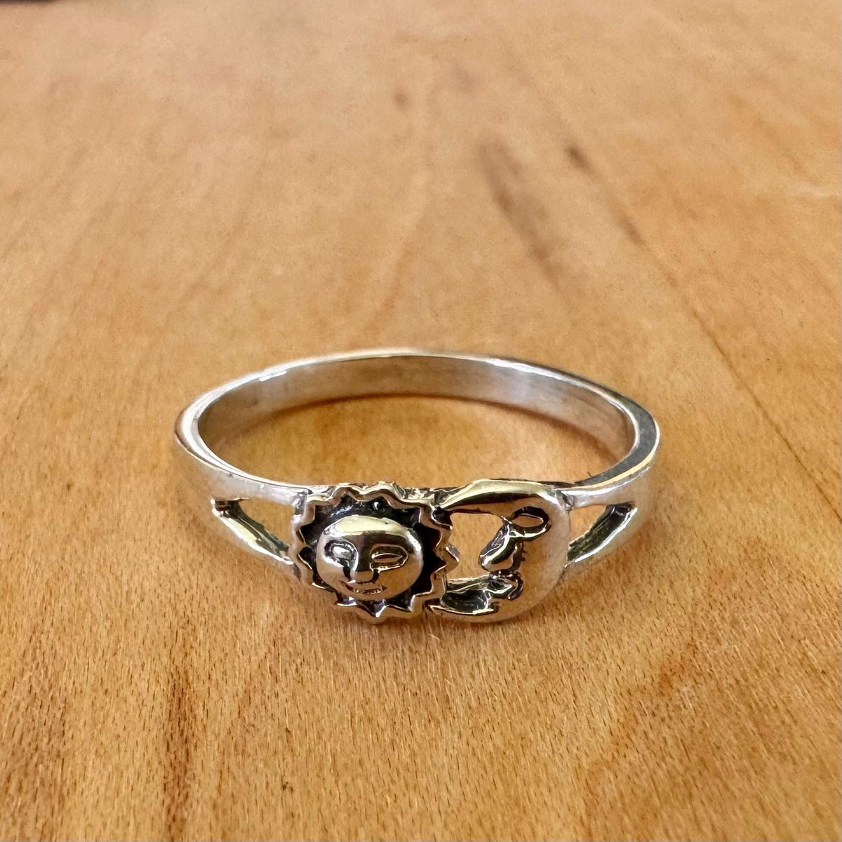Size 9 Sun & Moon Ring - Sterling Silver