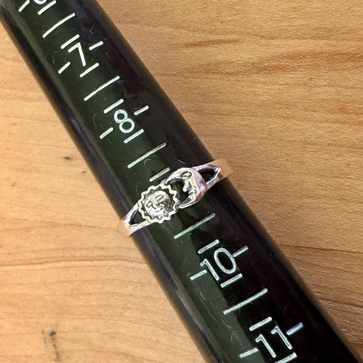 Size 9 Sun & Moon Ring - Sterling Silver