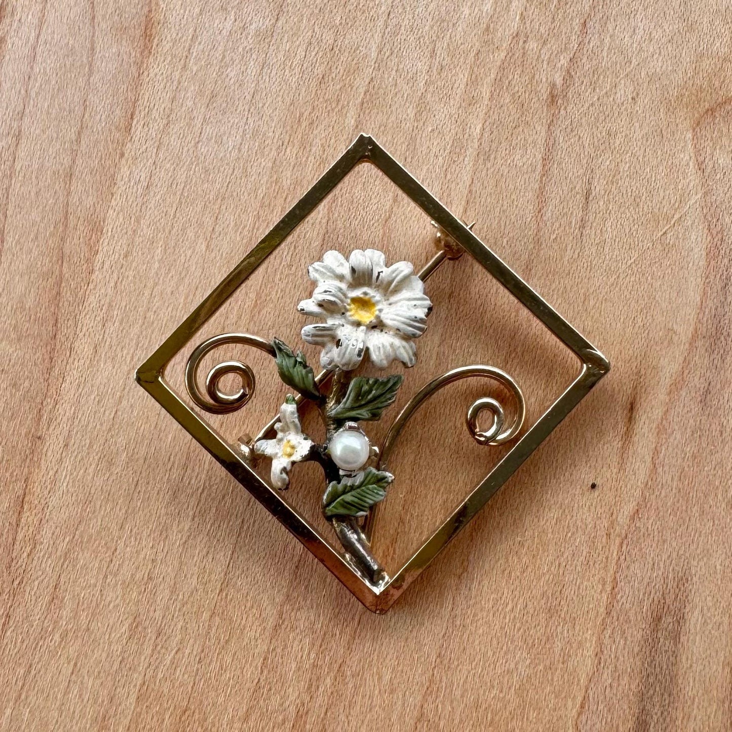 Daisy Brooch - Gold Filled Sterling