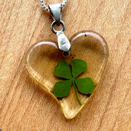 Lucky Heart Pendant - Vintage Four Leaf Clover